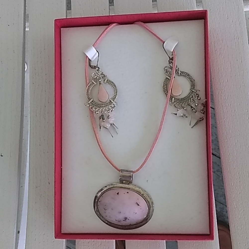 Pink quartz necklace and earrings set